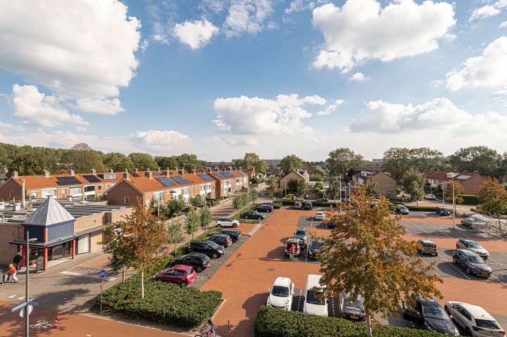 Foto 2 van Chopinplein 117