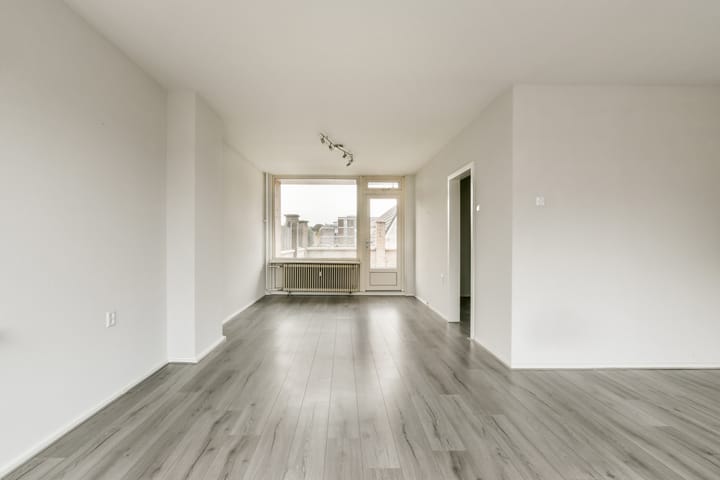 Foto 2 van Raadhuisplein 4