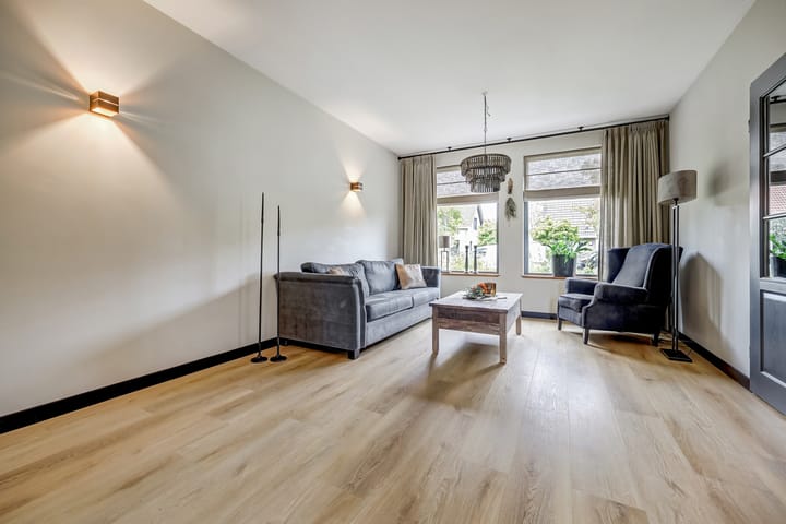 Photo 10 of Einsteinstraat 4