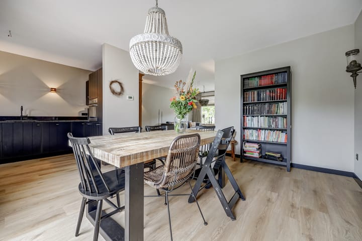 Photo 12 of Einsteinstraat 4