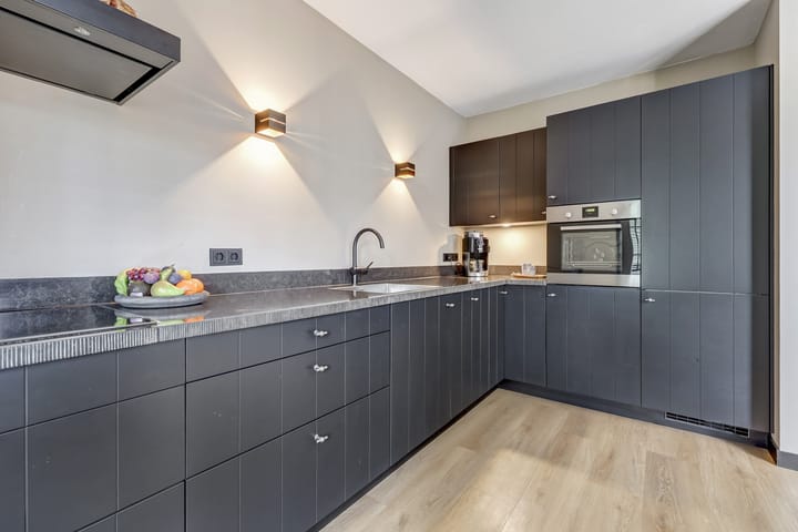 Photo 16 of Einsteinstraat 4