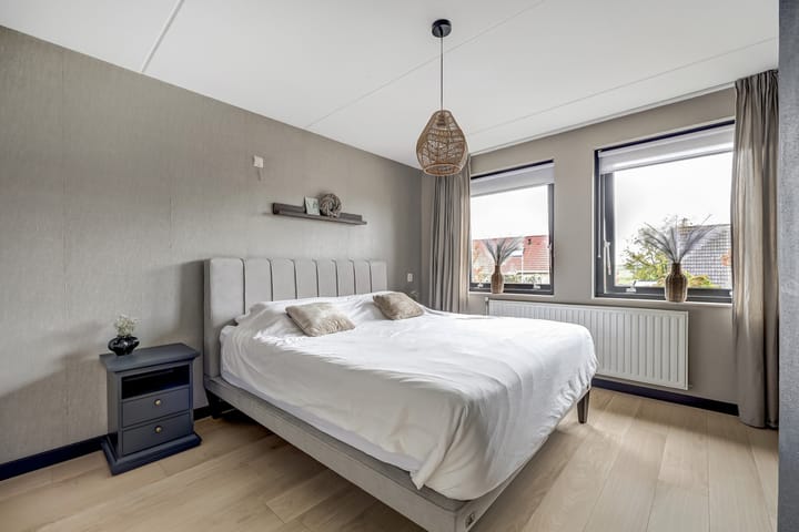 Photo 19 of Einsteinstraat 4