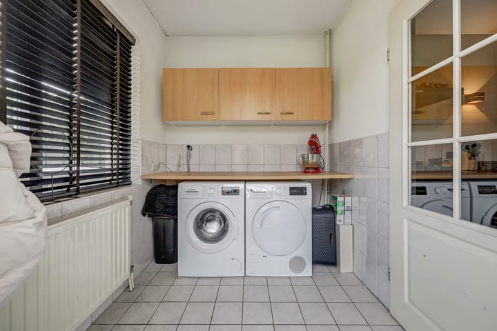 Photo 36 of Einsteinstraat 4