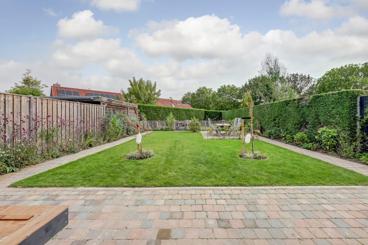 Photo 38 of Einsteinstraat 4