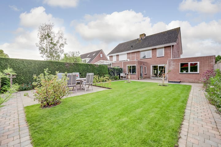 Photo 41 of Einsteinstraat 4