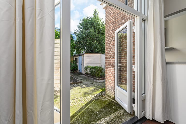 Foto 16 van Van Beverningkstraat 152