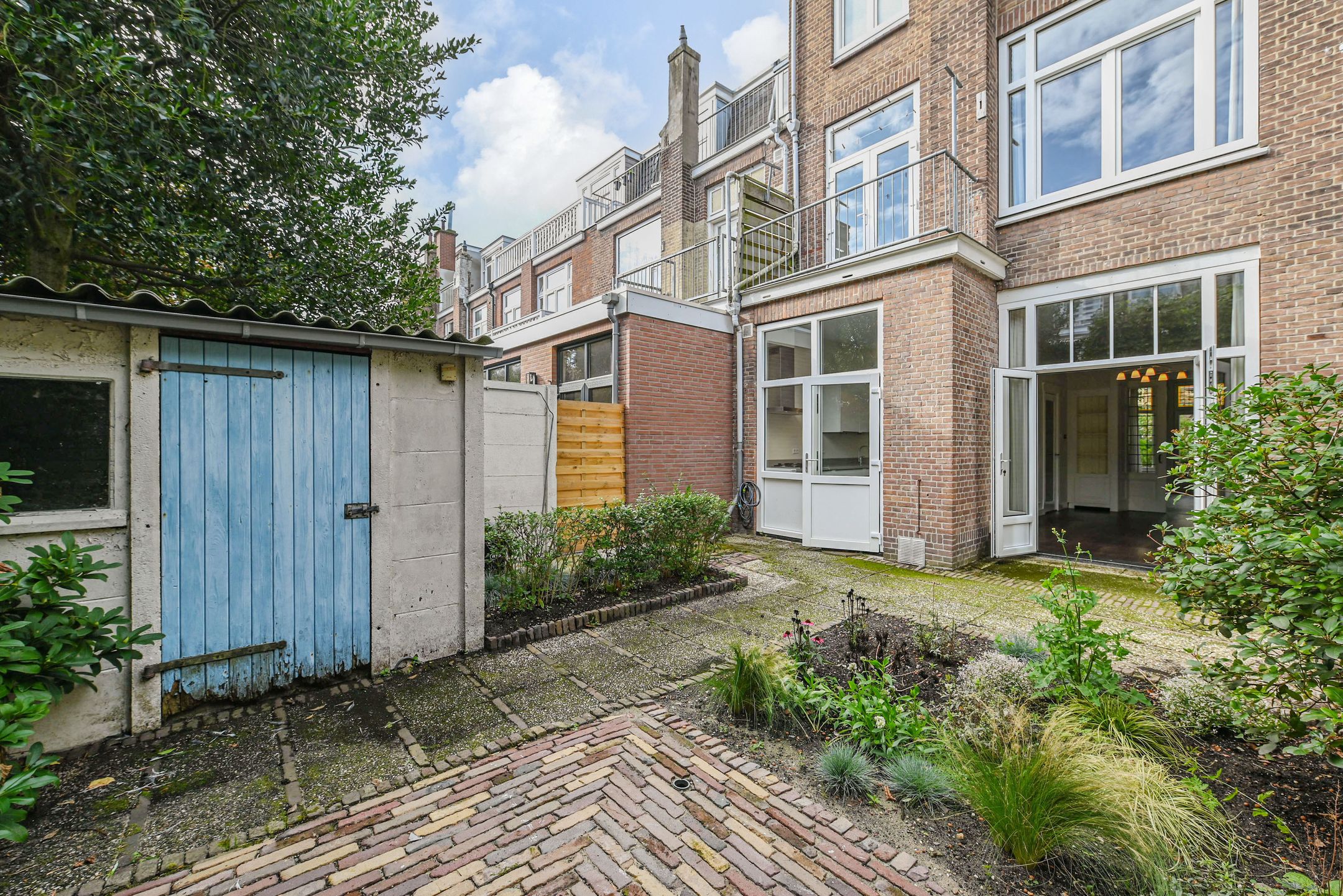 Foto 42 van Van Beverningkstraat 152