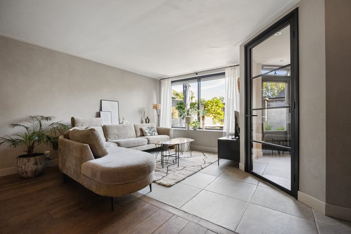 Foto 9 van Lange Voren 97