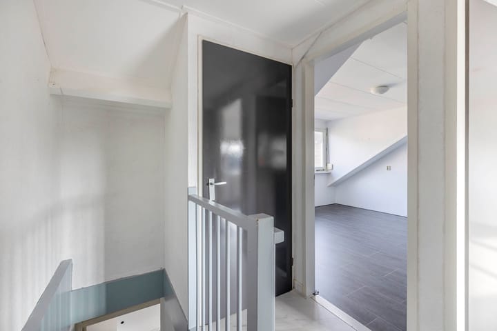 Photo 10 of Meidoornstraat 15