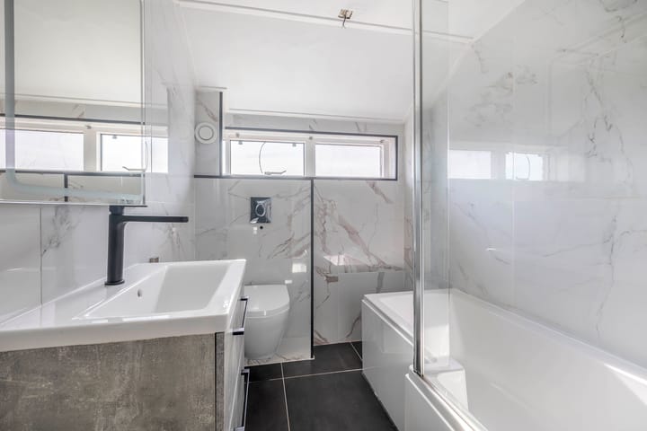 Photo 12 of Meidoornstraat 15