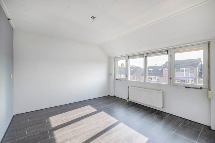 Photo 14 of Meidoornstraat 15