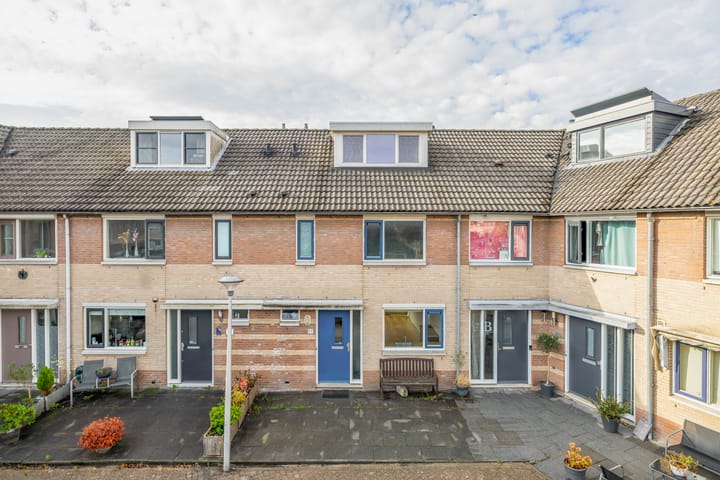 Photo 32 of Bachstraat 17