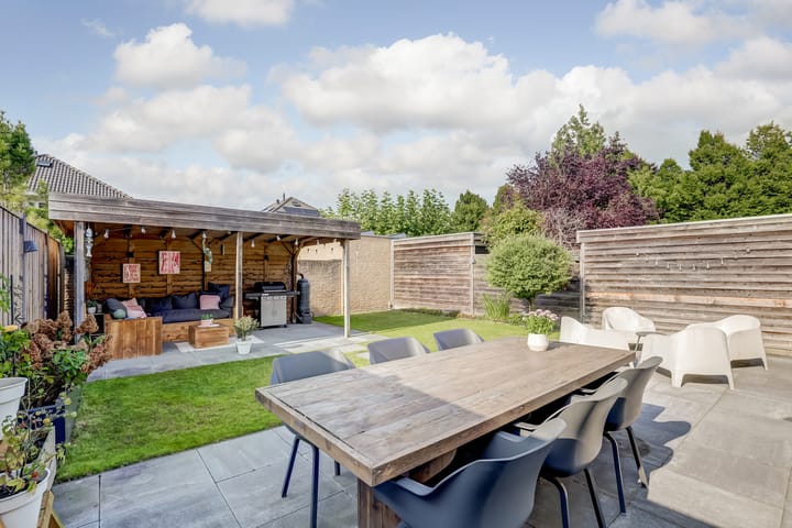 Foto 2 van Brandnetel 8