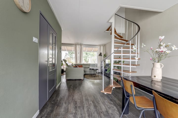 Photo 9 of Burgemeester Gaststraat 36