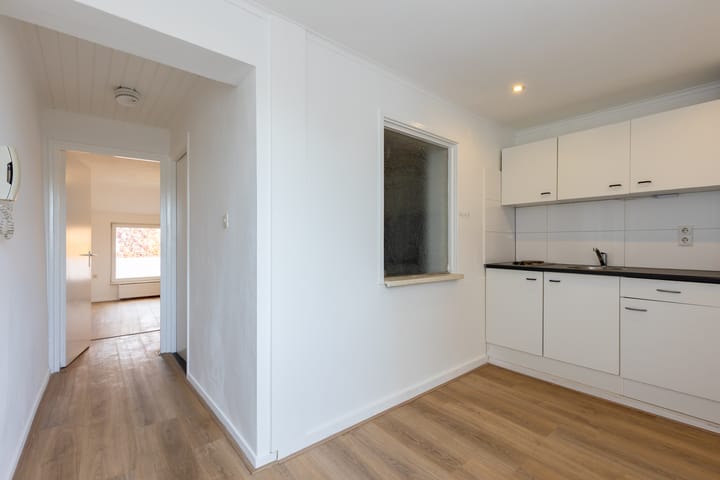 Photo 15 of Heinseweg 7-B