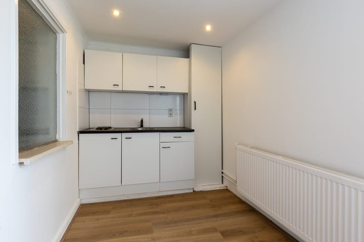 Photo 17 of Heinseweg 7-B