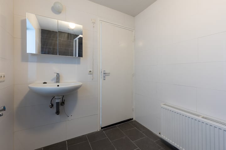 Photo 19 of Heinseweg 7-B