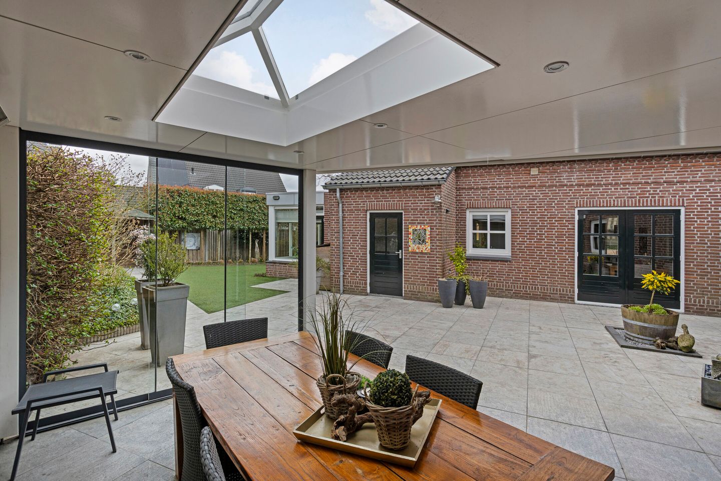 Photo 4 of Engelbertplein 1