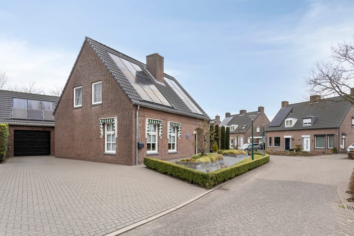 Photo 5 of Engelbertplein 1