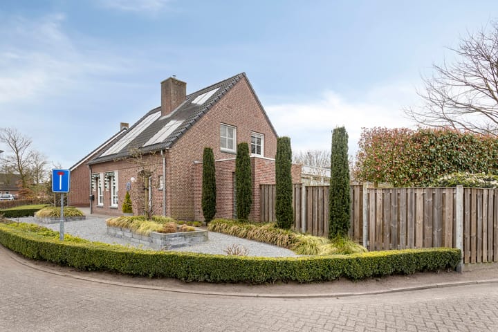 Photo 6 of Engelbertplein 1