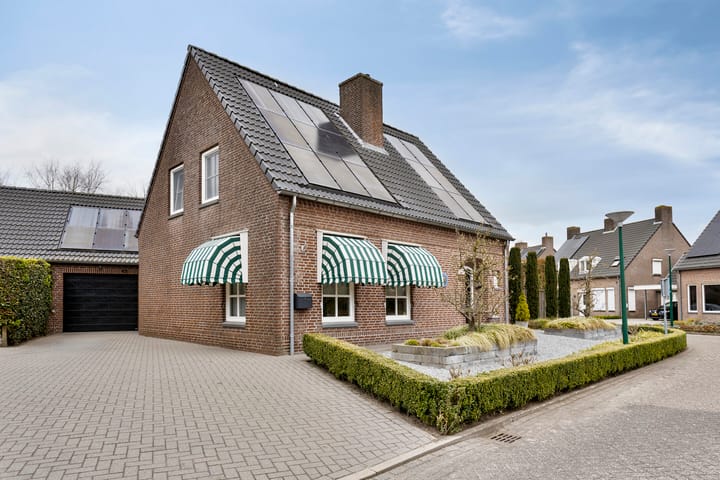 Photo 7 of Engelbertplein 1