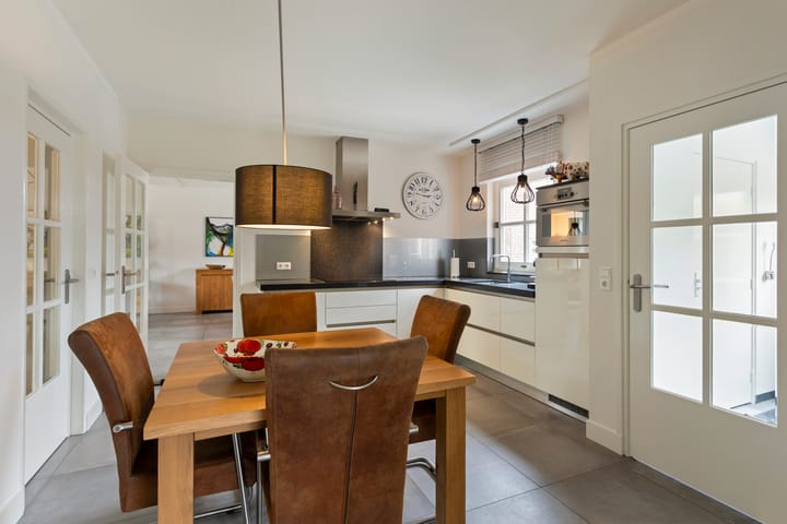 Photo 21 of Engelbertplein 1