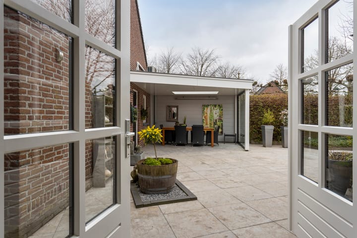 Photo 25 of Engelbertplein 1