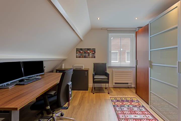 Photo 39 of Engelbertplein 1