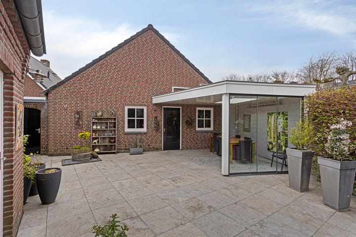 Photo 46 of Engelbertplein 1