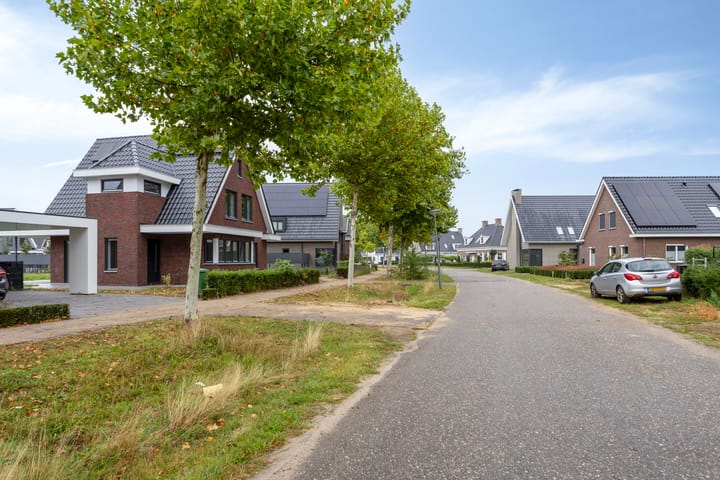 Photo 35 of De Scheifelaar 533-A