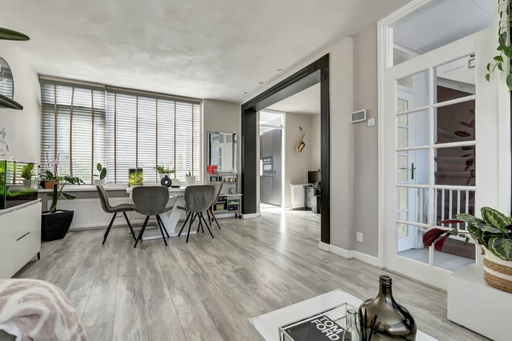 Foto 10 van Witte de Withstraat 12