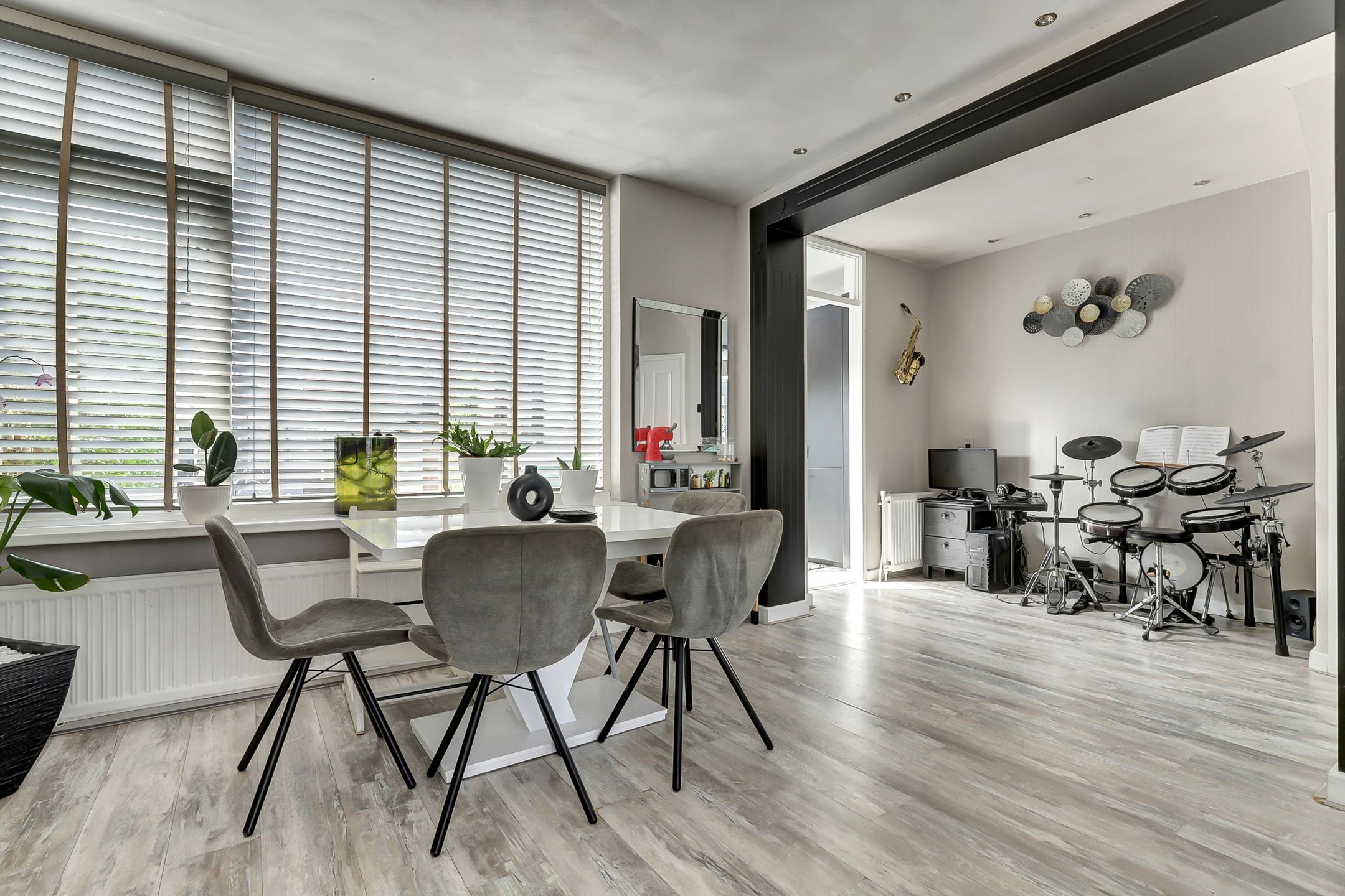 Foto 12 van Witte de Withstraat 12