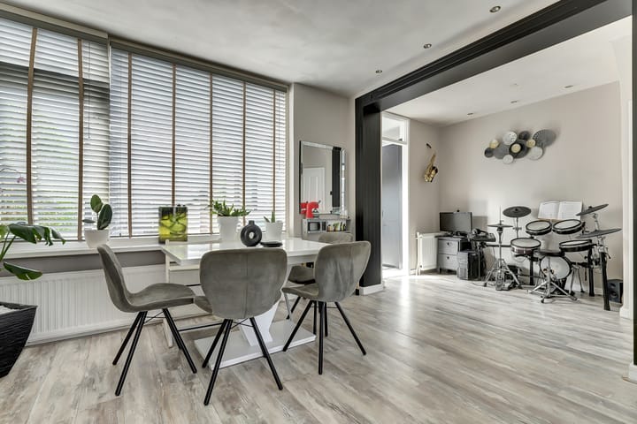 Foto 12 van Witte de Withstraat 12