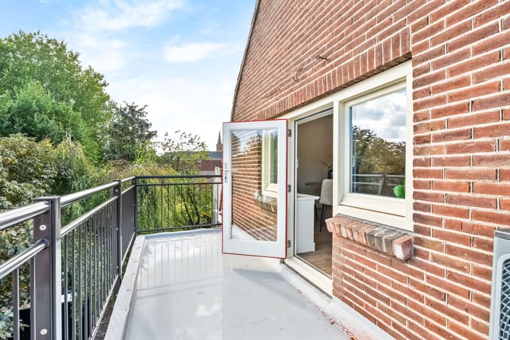 Photo 17 of Bloemendalsestraat 47-C