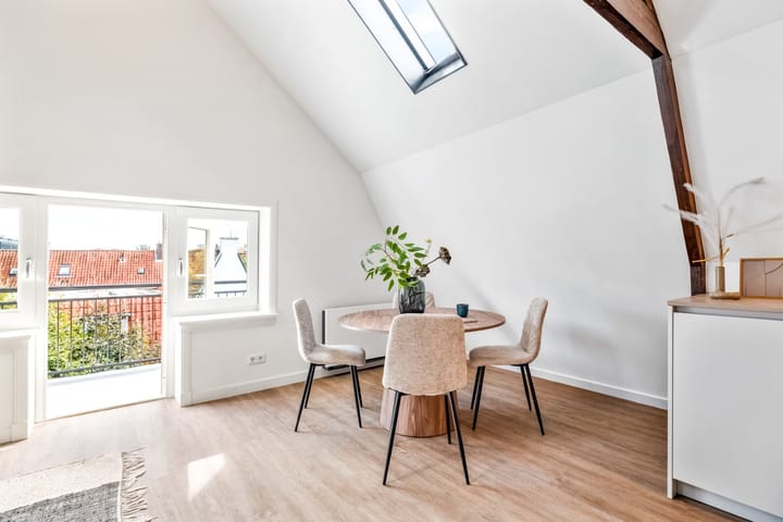 Photo 11 of Bloemendalsestraat 47-C