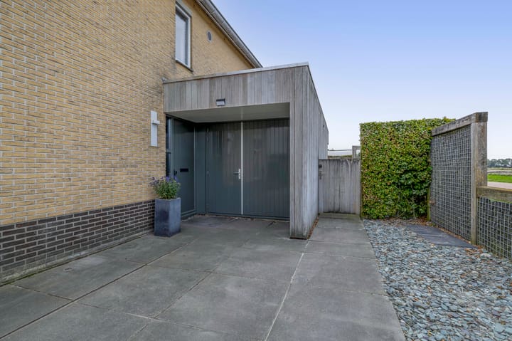 Photo 5 of Carbeel 2