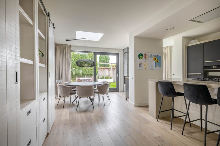 Photo 12 of Carbeel 2