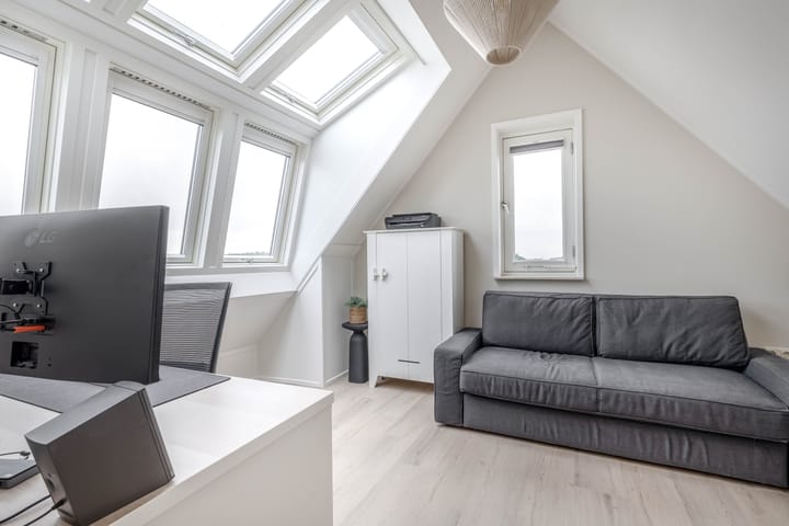 Photo 33 of Carbeel 2