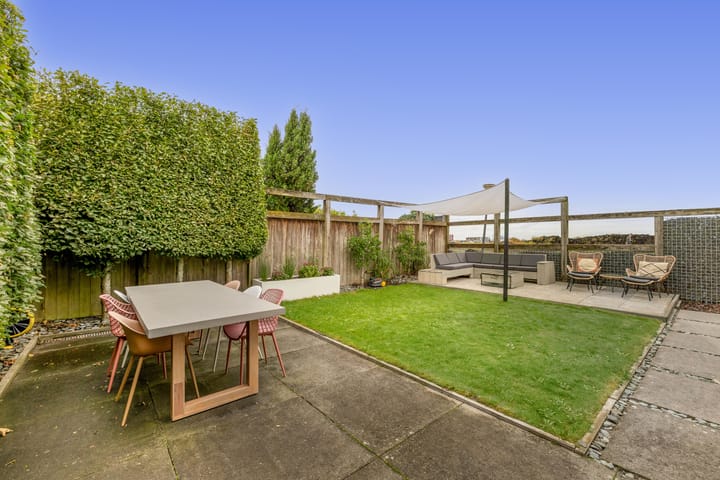 Photo 51 of Carbeel 2