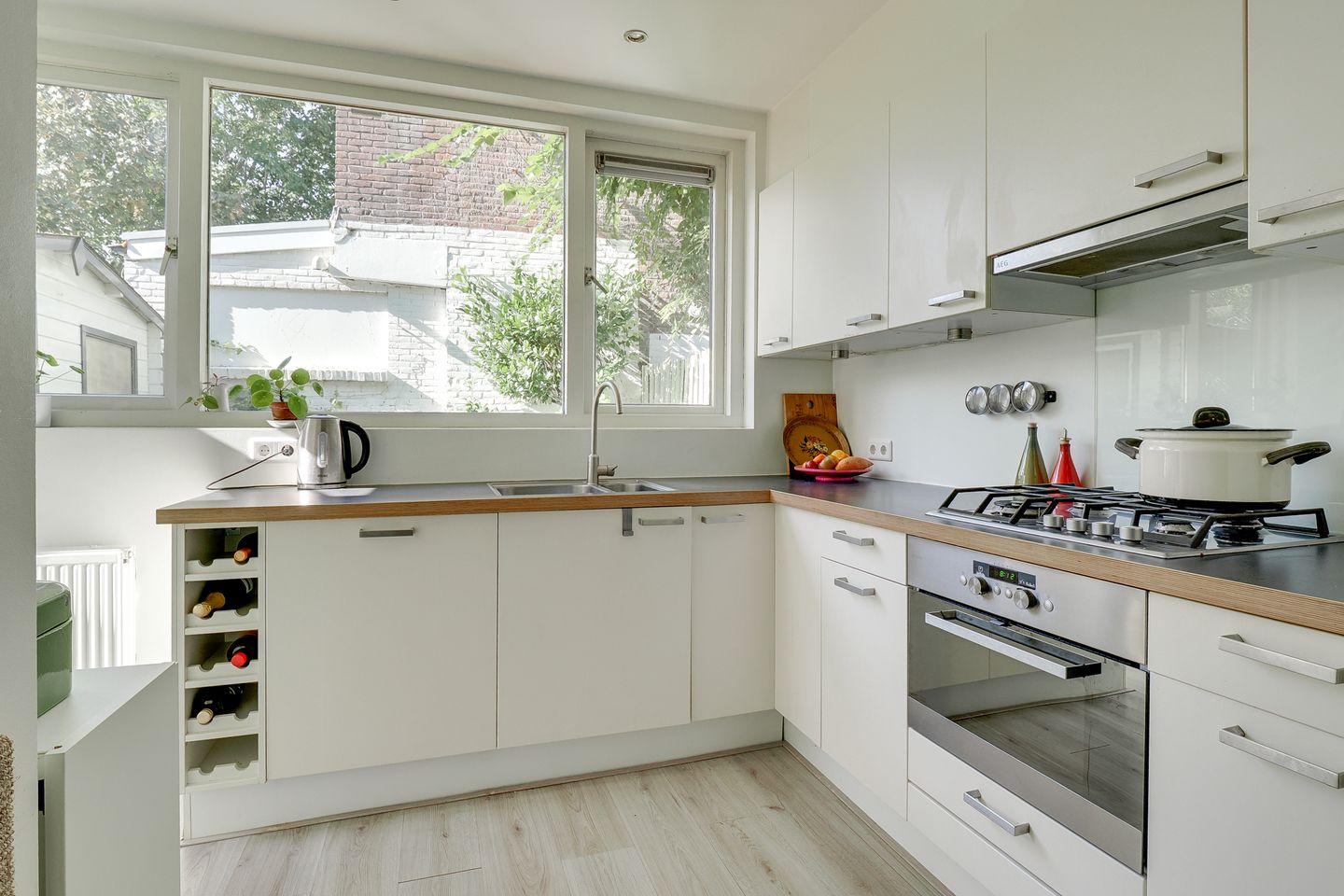 Foto 10 van Johannes Uitenbogaertstraat 62