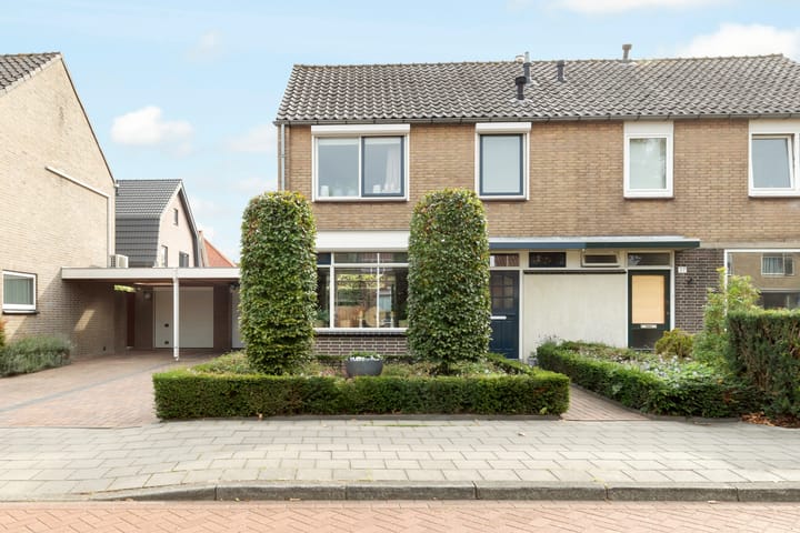 Photo 2 of Beatrixstraat 39