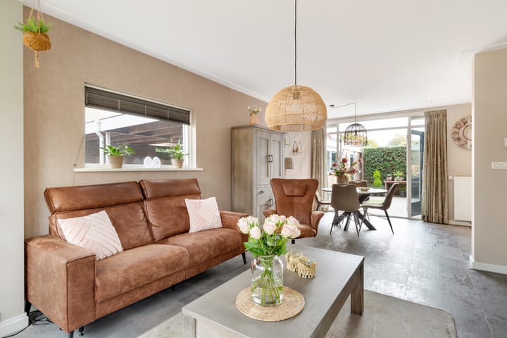 Photo 8 of Beatrixstraat 39