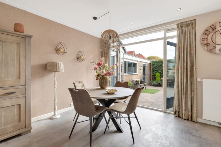 Photo 11 of Beatrixstraat 39