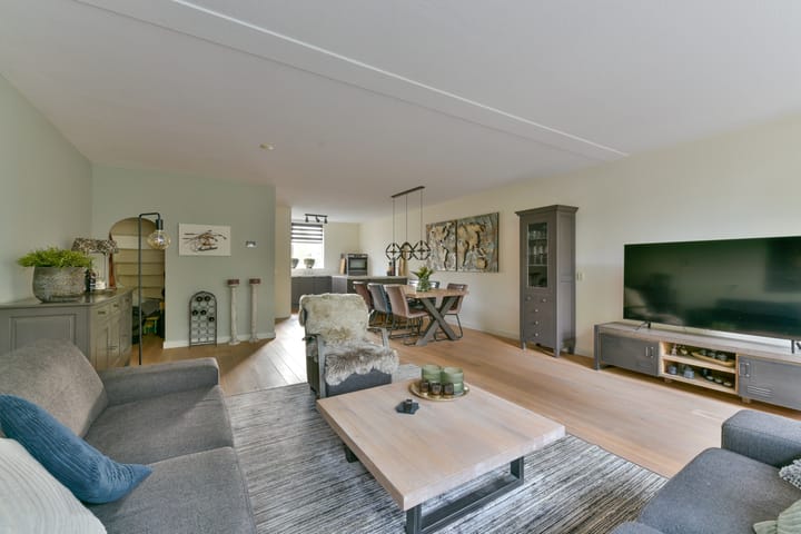 Photo 10 of Joke Smitlaan 51