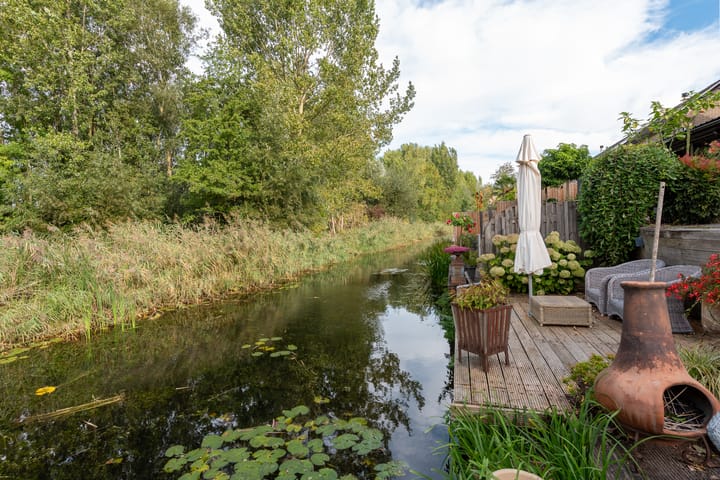 Photo 37 of Joke Smitlaan 51