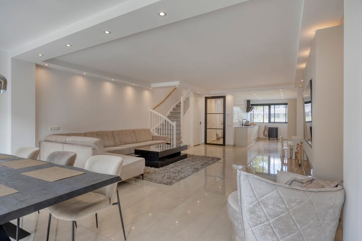 Photo 19 of Jesse Owensstraat 54