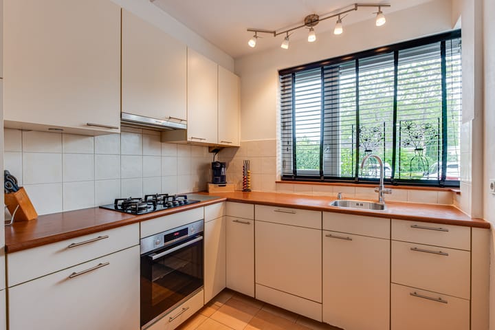 Foto 8 van Meester Pluimhof 14