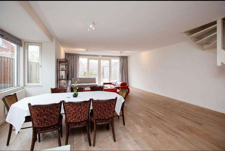 Photo 6 of Van Oranje-Nassaulaan 1