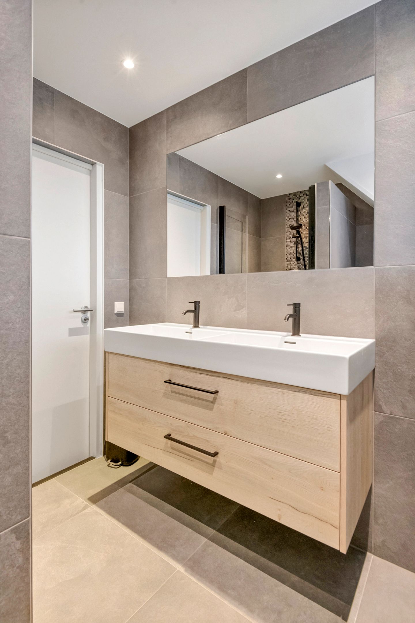 Foto 19 van F.J. Ebbensstraat 79