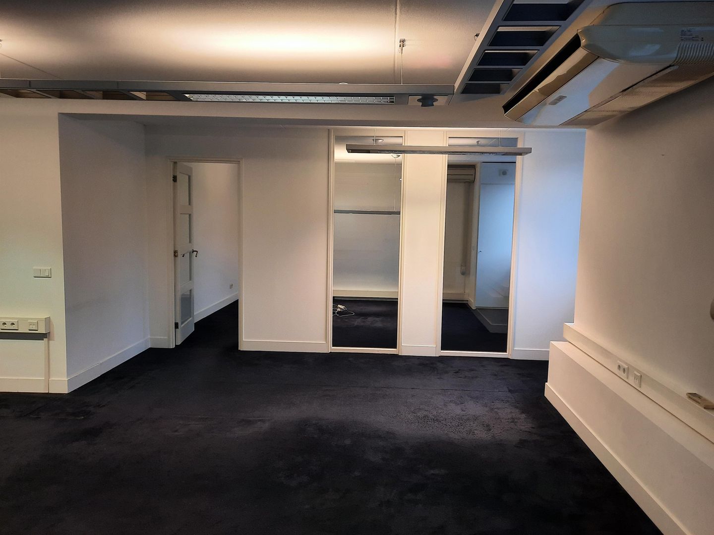 Bekijk foto 4 van Zuideinde 30